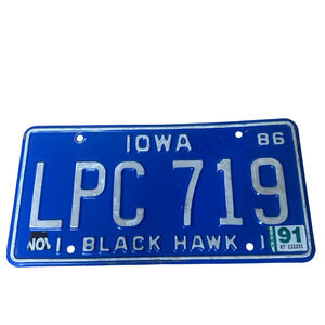 Vintage 1986 Iowa License Plate Black Hawk County Blue LPC 719 Embossed‎ Metal